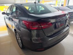 https://img.olx.com.br/thumbs256x256/75/759671657633040.jpg