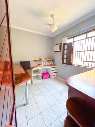 https://img.olx.com.br/thumbs256x256/76/767517277656189.jpg