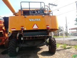 Colheitadeira valtra (Parcelo)