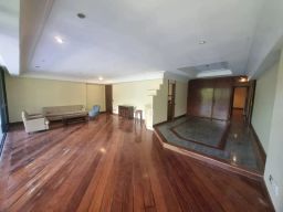 https://img.olx.com.br/thumbs256x256/77/772573167299075.jpg