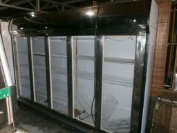 Título do anúncio: geladeira industrial - com 5 portas de vidro - para frios e lactecínios - reformada