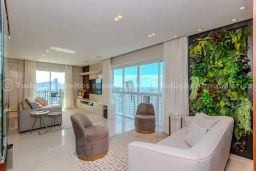 https://img.olx.com.br/thumbs256x256/77/779595403282503.jpg