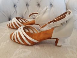 https://img.olx.com.br/thumbs256x256/78/784548120097629.jpg