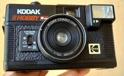 Título do anúncio: Câmera Fotográfica Kodak Hobby 35mm Analógica Antiga!