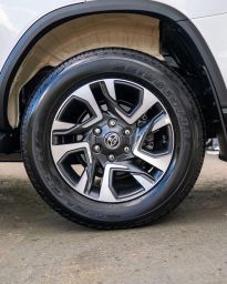 https://img.olx.com.br/thumbs256x256/78/787567286090858.jpg