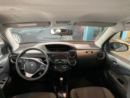 Toyota Etios 1.5 XS Sedan 16v Flex 4p Autom�tico 5 MIL Km - 2019