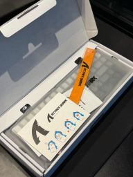 https://img.olx.com.br/thumbs256x256/80/800657335679897.jpg