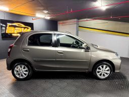 https://img.olx.com.br/thumbs256x256/81/817688557942282.jpg