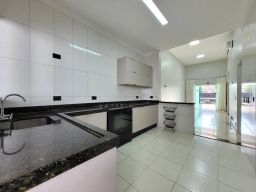 https://img.olx.com.br/thumbs256x256/81/818567041231875.jpg