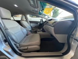https://img.olx.com.br/thumbs256x256/82/827638428544487.jpg