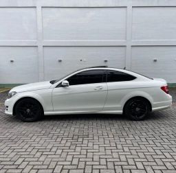 https://img.olx.com.br/thumbs256x256/82/828338352794075.jpg