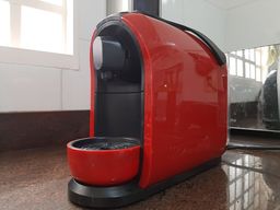 Título do anúncio: Cafeteira Tres Corações Mimo S24 automática vermelha expresso 110V<br><br>