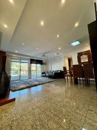 https://img.olx.com.br/thumbs256x256/83/830582402512381.jpg