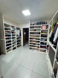 https://img.olx.com.br/thumbs256x256/83/832585638753305.jpg