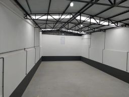 https://img.olx.com.br/thumbs256x256/83/833512881290965.jpg