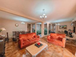 https://img.olx.com.br/thumbs256x256/83/835505762397203.jpg