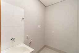 https://img.olx.com.br/thumbs256x256/83/835596526335238.jpg