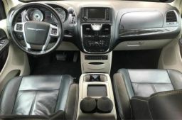 https://img.olx.com.br/thumbs256x256/83/839572278369530.jpg
