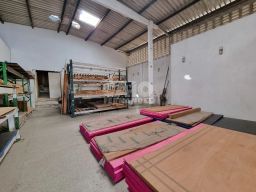 https://img.olx.com.br/thumbs256x256/84/845576261649972.jpg