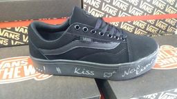 vans kiss new time