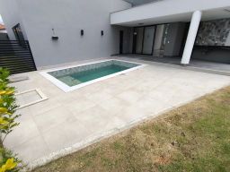 https://img.olx.com.br/thumbs256x256/85/852508400442781.jpg