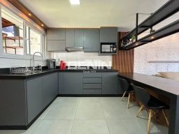 https://img.olx.com.br/thumbs256x256/85/852588404890337.jpg