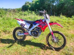 Vendo moto de trilha 10x sem juros - Esportes e ginástica - Cajuru