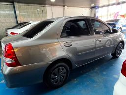 https://img.olx.com.br/thumbs256x256/86/865677073100354.jpg