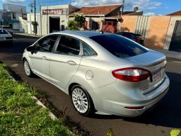 https://img.olx.com.br/thumbs256x256/86/867572273770235.jpg