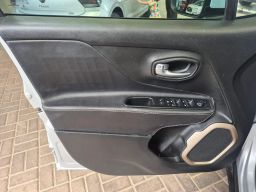 https://img.olx.com.br/thumbs256x256/86/869673286590132.jpg