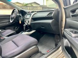 https://img.olx.com.br/thumbs256x256/87/871605565408396.jpg