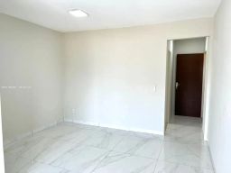 https://img.olx.com.br/thumbs256x256/87/875511879565826.jpg