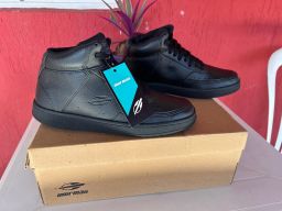 https://img.olx.com.br/thumbs256x256/87/875583499598496.jpg