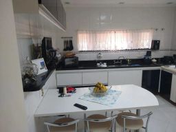 https://img.olx.com.br/thumbs256x256/87/877548769430544.jpg