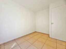 https://img.olx.com.br/thumbs256x256/88/880502753831764.jpg