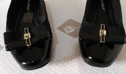 Título do anúncio: Sapato baixo Laço Piccadilly  Preto  tamanho 35 super conservado