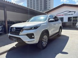 https://img.olx.com.br/thumbs256x256/88/883686562579996.jpg