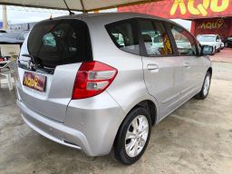 https://img.olx.com.br/thumbs256x256/88/884548883053884.jpg