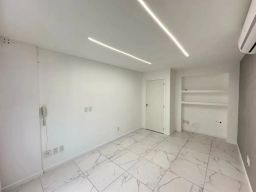 https://img.olx.com.br/thumbs256x256/88/884552769487303.jpg