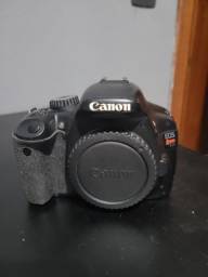 Título do anúncio: Camera fotográfica Canon t2i