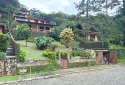Título do anúncio: Casa de 4 quartos com suíte no Comary, Teresópolis, região serrana do Rio de Janeiro