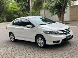 https://img.olx.com.br/thumbs256x256/90/901626208353537.jpg