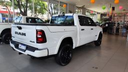 https://img.olx.com.br/thumbs256x256/91/910675303556475.jpg