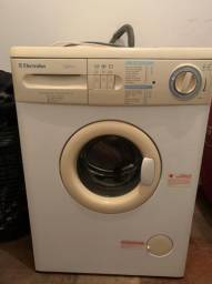 Título do anúncio: Máquina de lavar 9kg Electrolux 