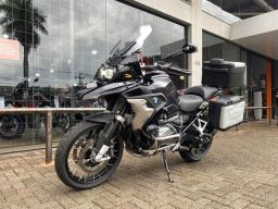 https://img.olx.com.br/thumbs256x256/92/921528843928948.jpg