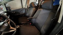 https://img.olx.com.br/thumbs256x256/92/921631431187182.jpg