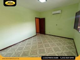 https://img.olx.com.br/thumbs256x256/92/923584153641843.jpg