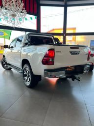 https://img.olx.com.br/thumbs256x256/92/923635420494030.jpg