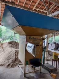 Título do anúncio: Vendo máquina de ensacar areia.