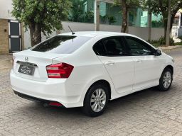 https://img.olx.com.br/thumbs256x256/93/931624920853339.jpg